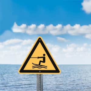 Warnung vor Wasserski-Bereich nach ISO 20712-1 (WSW 003)