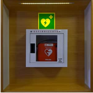 Defibrillator nach ISO 7010 (E 010)