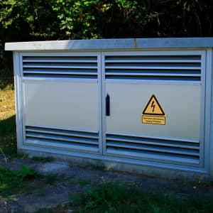 Kombischild Elektrische Einrichtung - Zugang freihalten