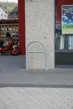 Rundbügel / Anlehnbügel, wahlweise mit Querstrebe, Ø 48 mm