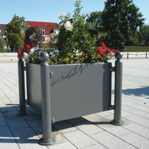 Pflanzbehälter mit Kugelkopf