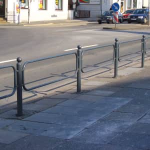 Absperrbarriere mit Kugelkopf-Stilpfosten