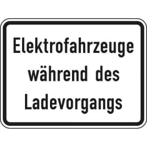 Elektrofahrzeuge während des Ladevorgangs VZ 1050-32