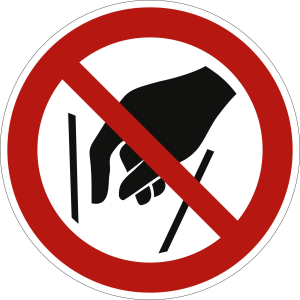 Hineinfassen verboten nach ISO 7010 (P 015)