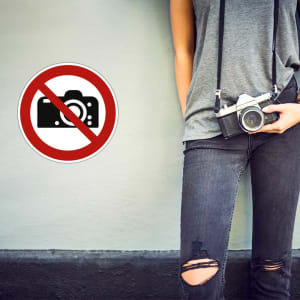 Fotografieren Verboten Schild mit Frau
