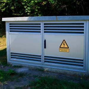 Kombischild Elektrische Einrichtung - Zugang freihalten