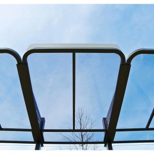 Wartehäuschen CONVI® mit CLP-Vitrine