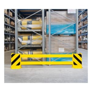 Rammschutzplanke B WACHTWERK X® vor Regal in der Anwendung