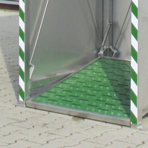 Plattformbetätigung für Tank-Notdusche zusätzlich zur Druckstange