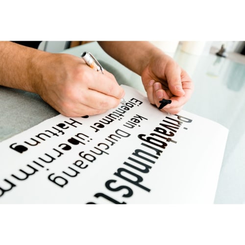 Folienbuchstaben aus reflektierender Folie