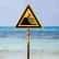 Warnung vor steil abfallendem Strand nach ISO 20712-1 (WSW 024)
