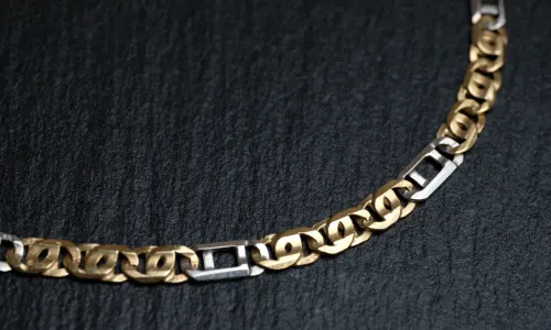 What is a Figaro Chain?