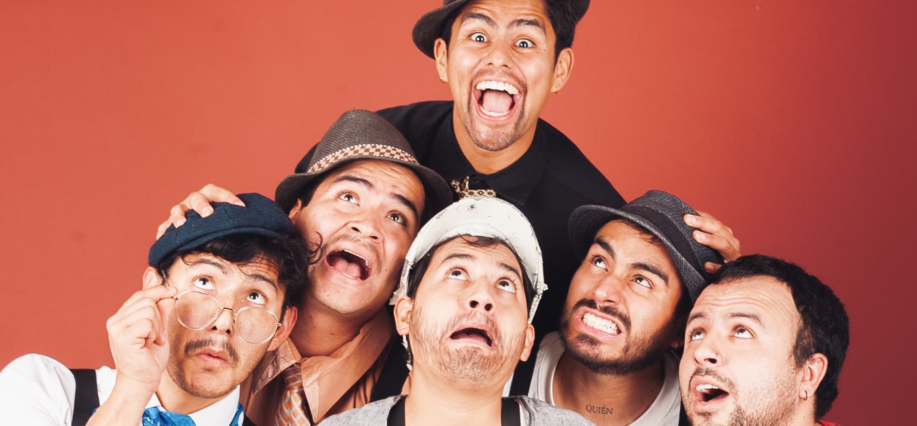 EL MARAVILLOSO TRAJE COLOR VAINILLA