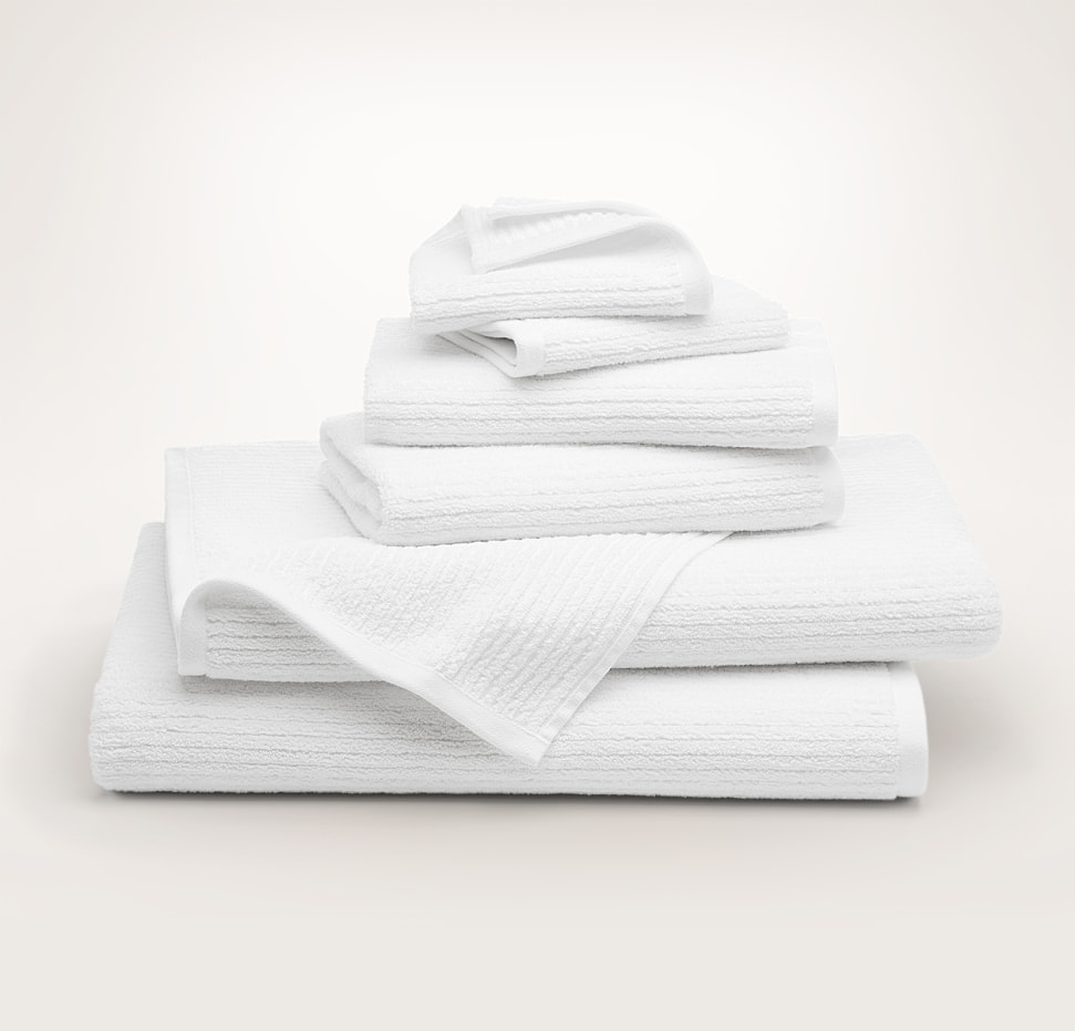 Plush White Towel Spa Bundle (2 Wash + 2 Hand + 4 Bath Towels)