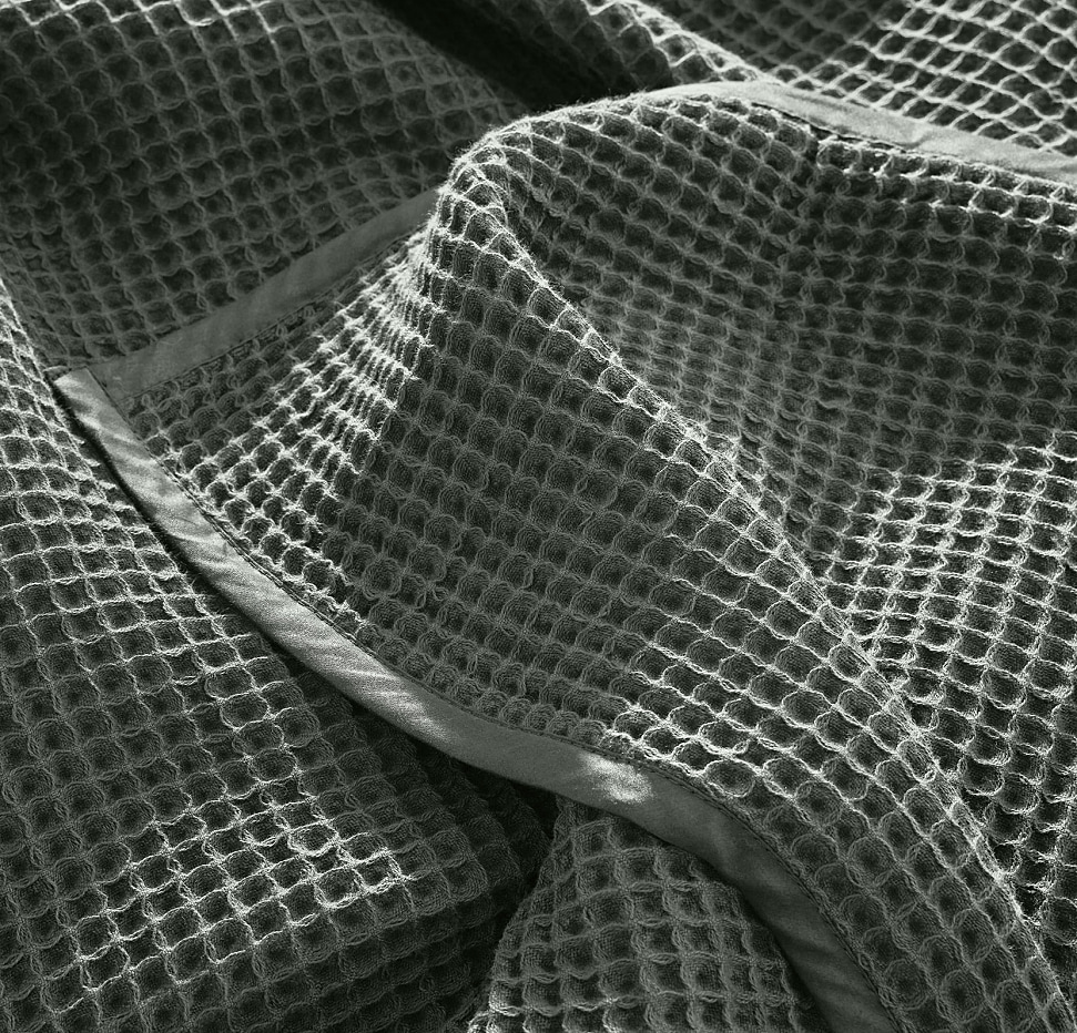 05092022_Set1_HARMON_JulyAugustCampaign_SpruceBed_Sheeting_Detail_L1_CollectionPage_BALSAM_FINAL.jpg Limited-Edition Signature Fitted Sheet Bundle - Slide 29