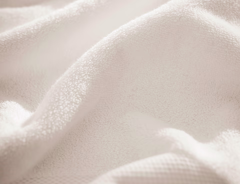 Texture close up of the Plush Bath Towel in White