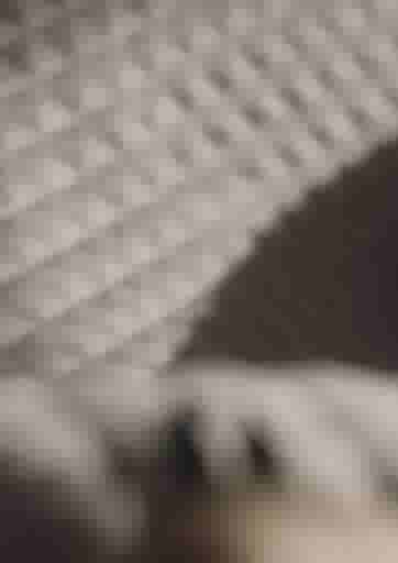 video background image - Reserve quilts on bed