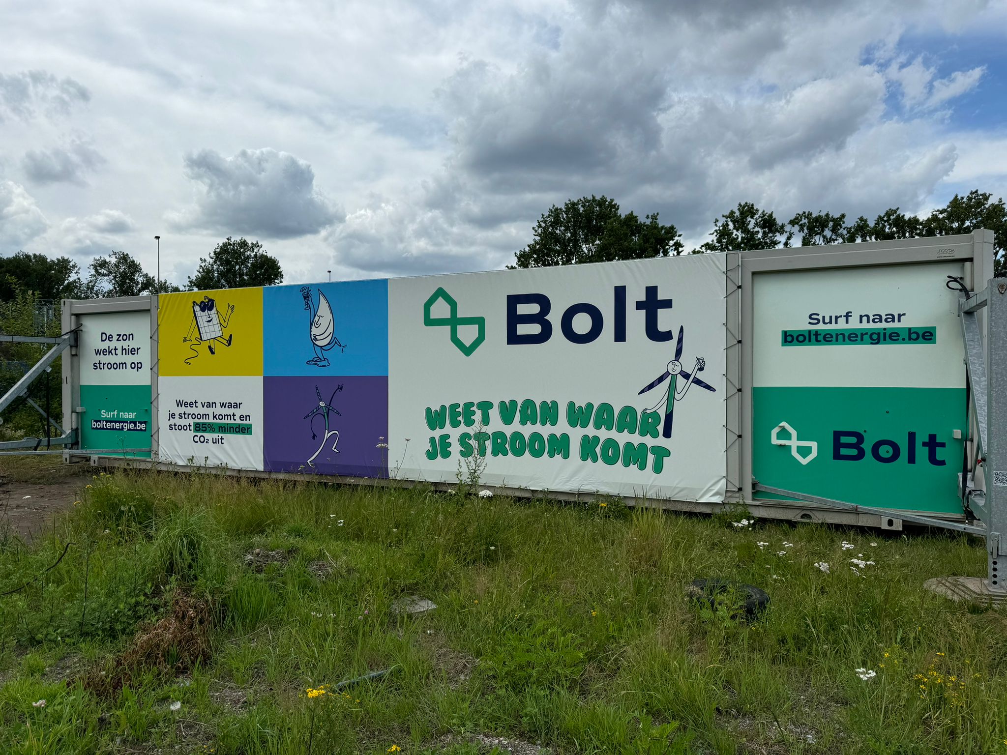 thumbnail Grootste mobiele zonne-installatie strijkt neer in Anderlecht