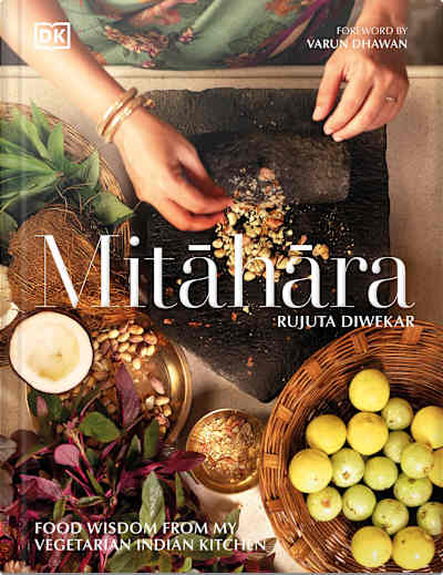 Book cover for Mitāhāra by Rujuta Diwekar