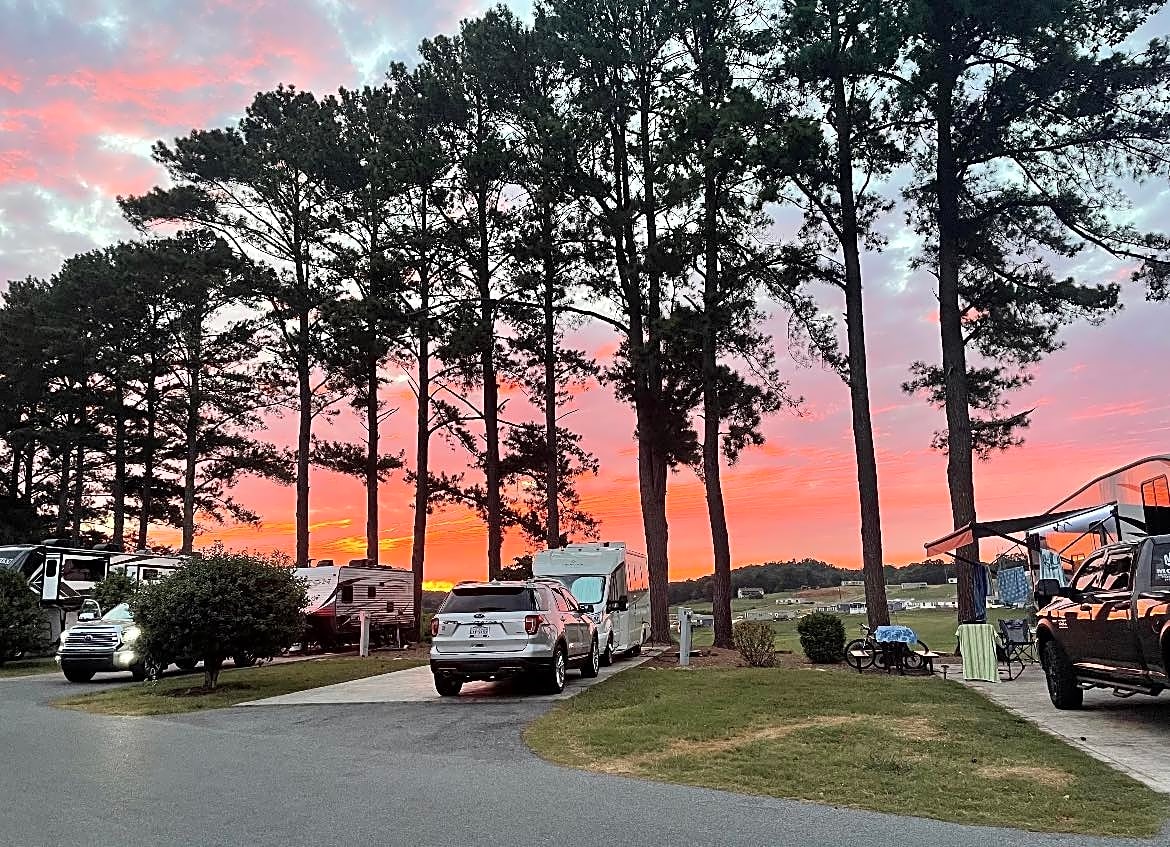 Anchor Down RV Resort in Dandridge, TN No Booking Fees