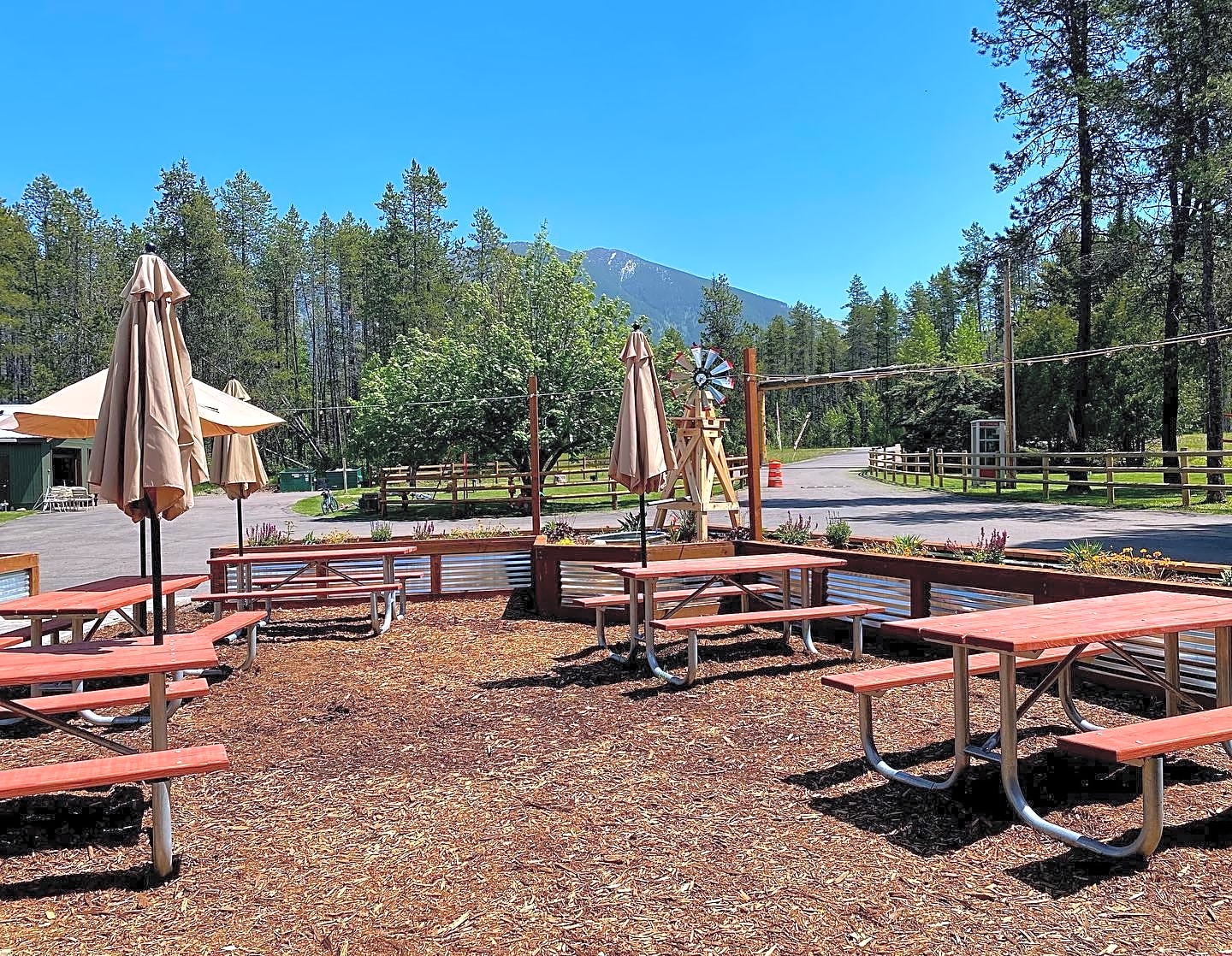 Moose Creek RV Resort and Bed & Breakfast in West Glacier, MT No