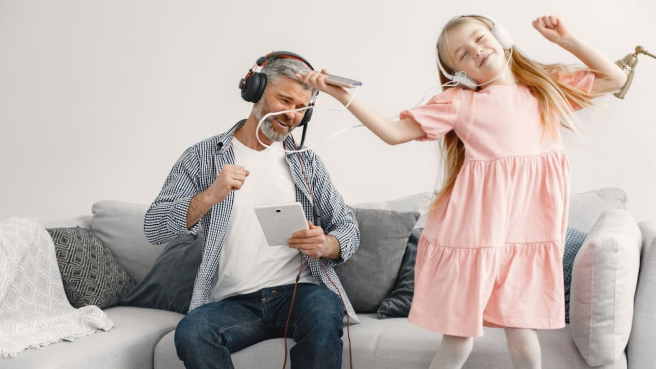 Sluh je prvi učitelj jezika