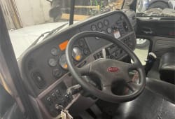 2011 Peterbilt 365