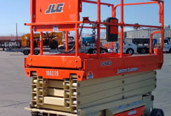 2017 JLG 3246ES