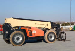 2016 JLG 1055