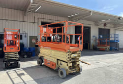 2017 JLG 3246ES