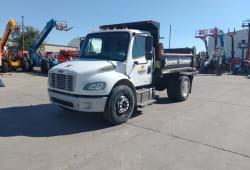 2017 Freightliner M2106