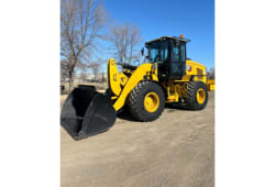 2021 CAT 938M