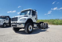2020 Freightliner M2106