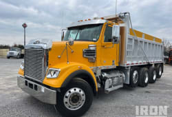 2020 Freightliner 122SD