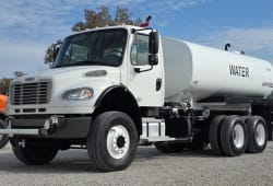 2015 Freightliner M2106