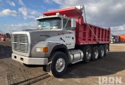 1995 Ford L900