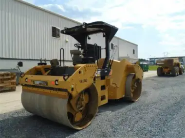 2014 Caterpillar CB64 for sale