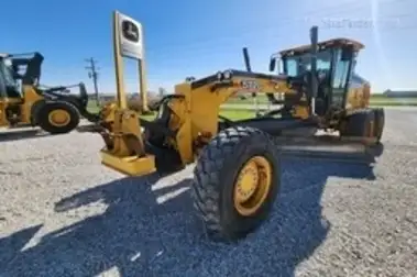 2016 John-Deere 672G for sale