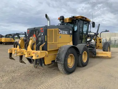 2018 John-Deere 772G for sale