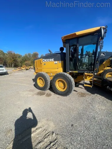 2017 John-Deere 770G for sale