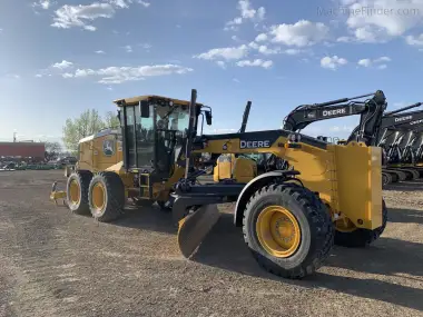 2021 John-Deere 670G for sale