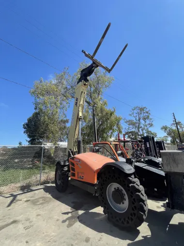 2016 JLG 1055 for sale