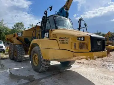 2017 Caterpillar 725C2 for sale