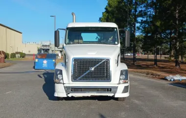 2011 Volvo VNM64T for sale