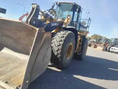 2016 John-Deere 744K for sale