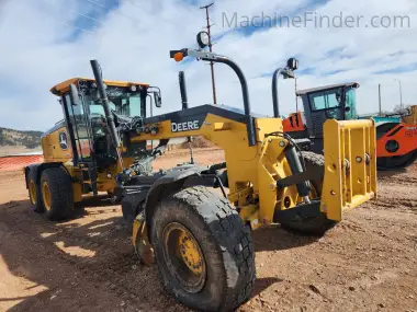 2021 John-Deere 772G for sale