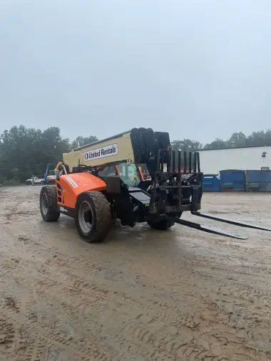 2015 JLG 1055 for sale