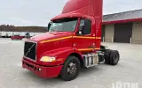 2015 Volvo VNM42T200
