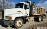 1998 Mack CH613