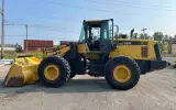 2011 KOMATSU WA380